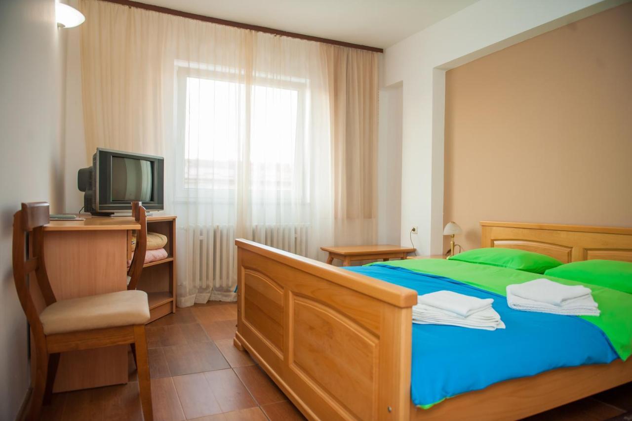 Hotel Novi Nacional Prnjavor Esterno foto
